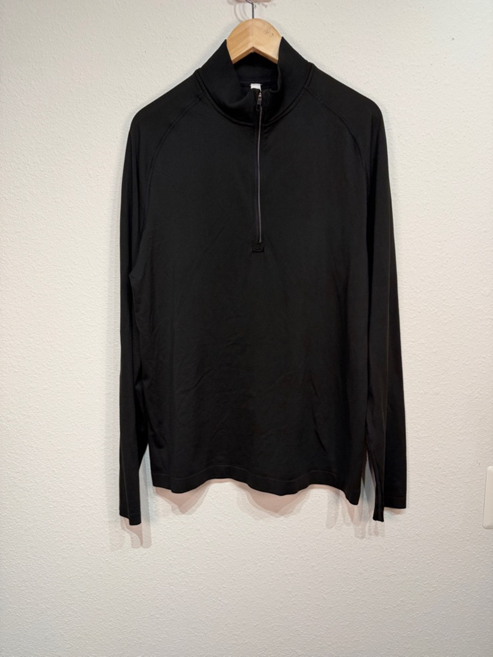 lululemon athletica men’s golf 3/4 zip Activewear Top size Large